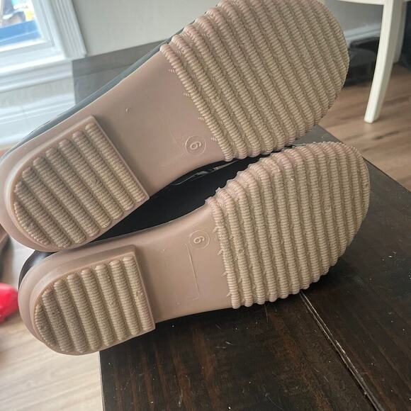 Magellan NEW Leopard Cheetah Duck Boots Size 6 Lace Up Water Outdoor - Picture 5 of 6